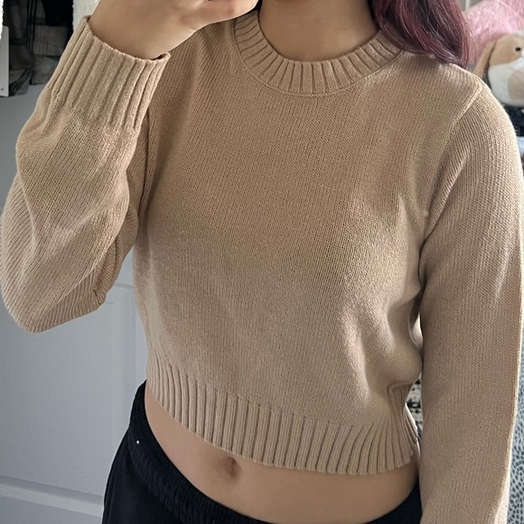 H&M BEIGE CROPPED LONG SLEEVE SWEATER - Picture 3 of 9